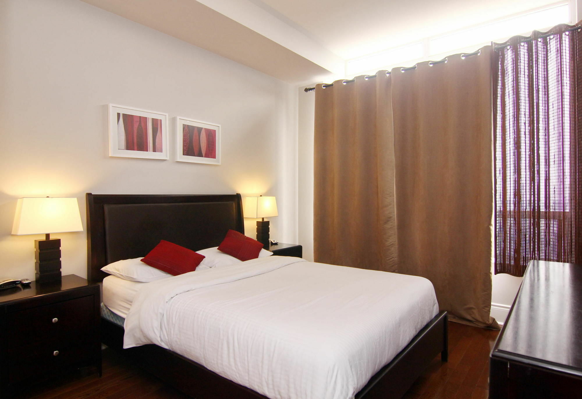 Pelicanstay At Square One Mall Mississauga Exterior photo