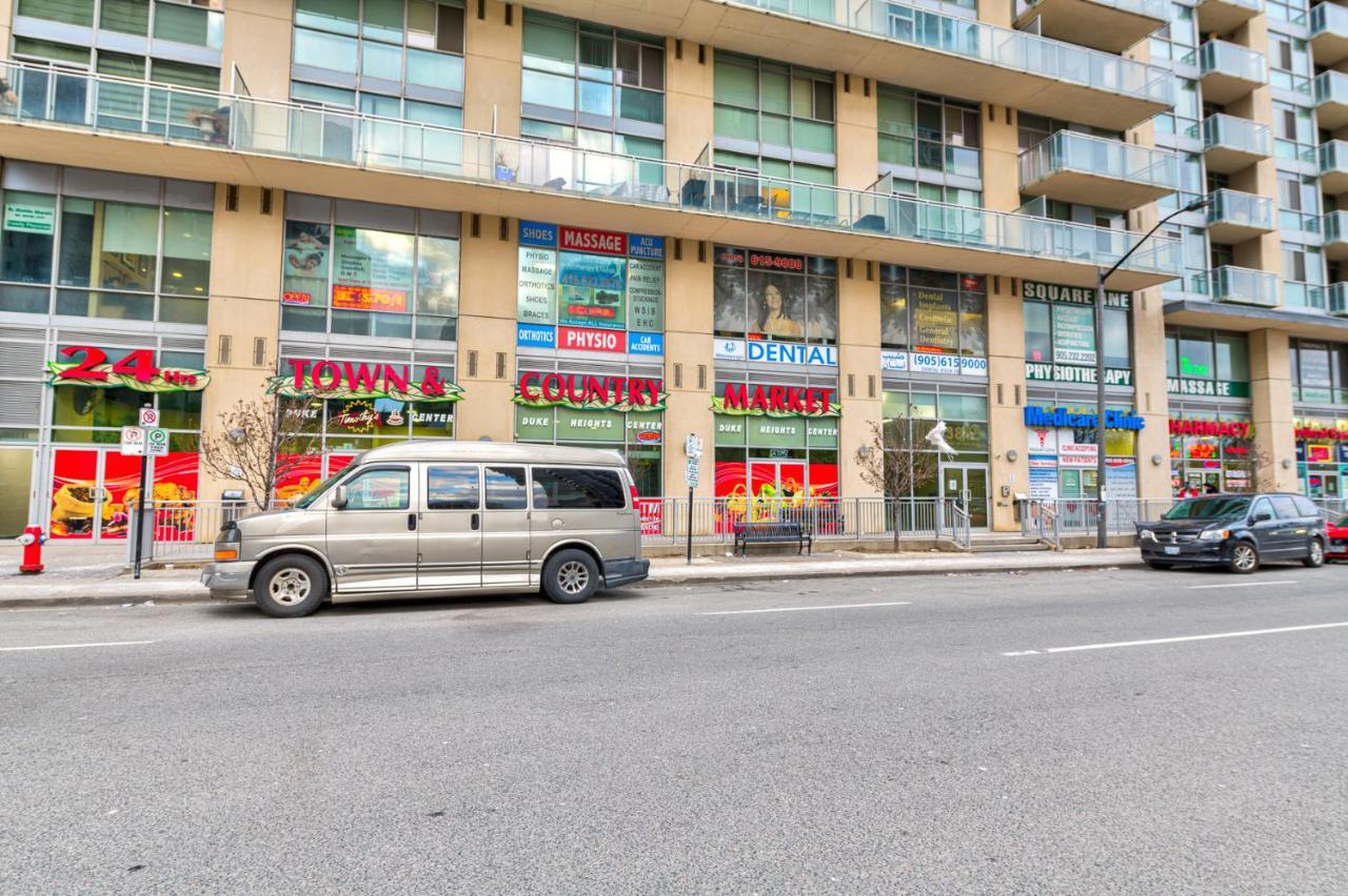 Pelicanstay At Square One Mall Mississauga Exterior photo