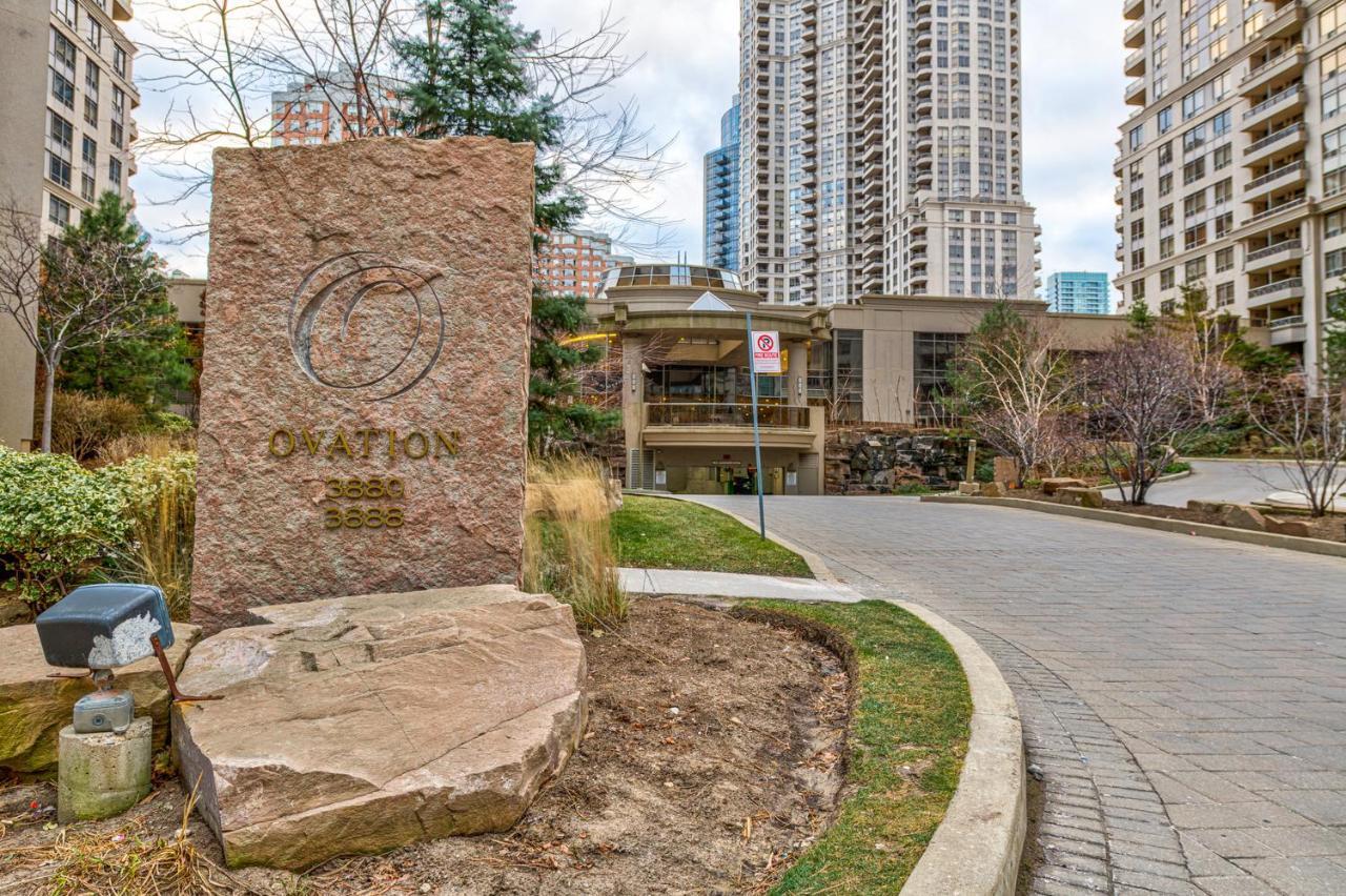 Pelicanstay At Square One Mall Mississauga Exterior photo